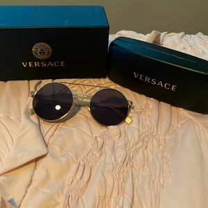Versace Luxury Sunglasses - Polarized